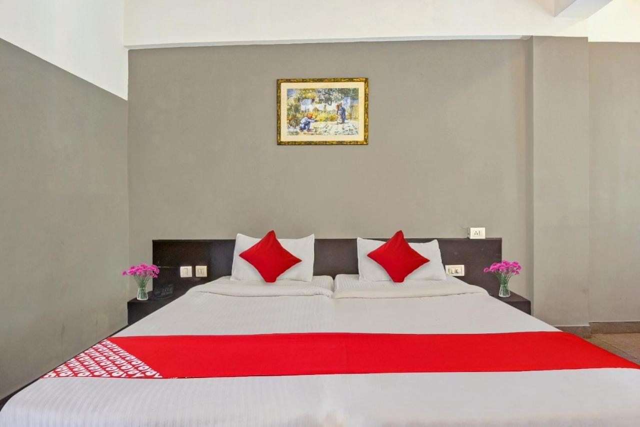 Oyo Flagship Paradise Inn Near Immaculate Conception Church パナジ エクステリア 写真