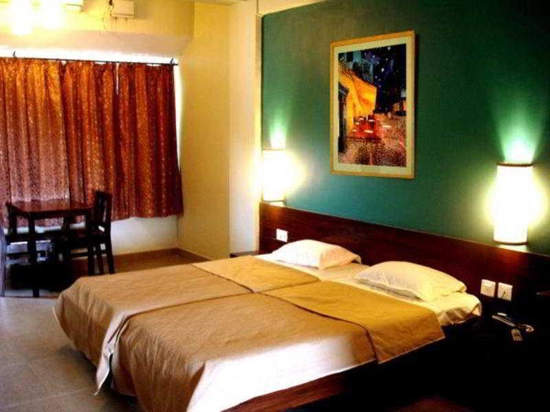 Oyo Flagship Paradise Inn Near Immaculate Conception Church パナジ エクステリア 写真